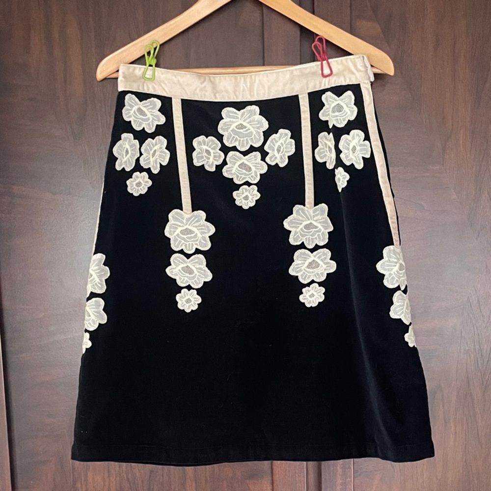 Odille Black and Cream Floral velvet  A-Line Skirt Size 6